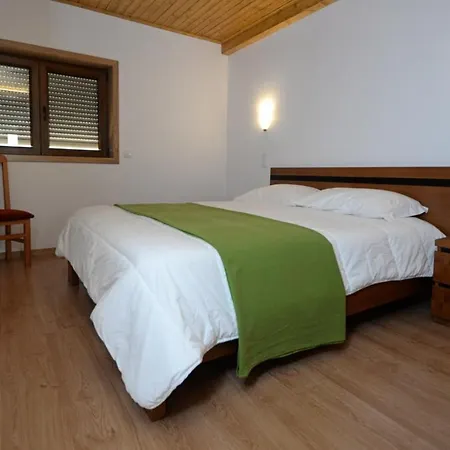 Large Modern In With Private Pool