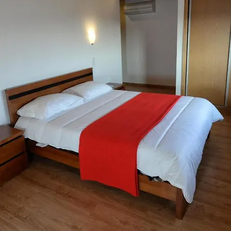 Large Modern In With Private Pool *