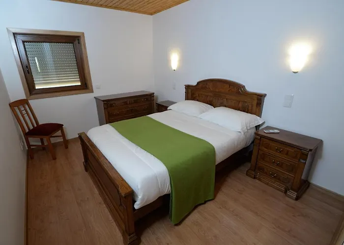 Large Modern In With Private Pool