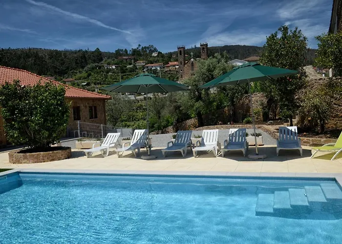 Large Modern In With Private Pool *