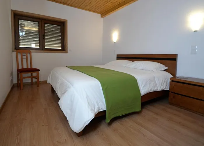 Large Modern In With Private Pool