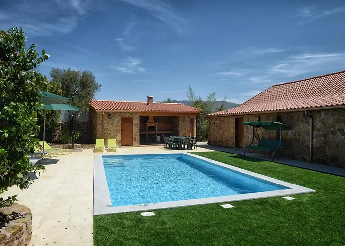 Large Modern In With Private Pool Villa *