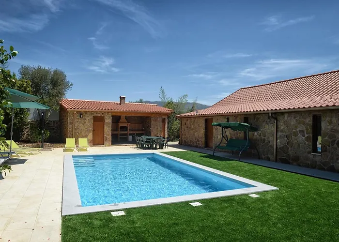 Large Modern In With Private Pool Villa *